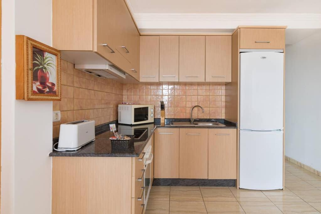 2B Apartamento Atlantico Apartment Vecindario  Exterior photo